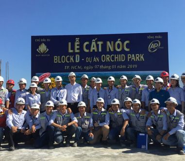 BLOCK D CĂN HỘ ORCHID PARK: Đã cất nóc 07/01/2019